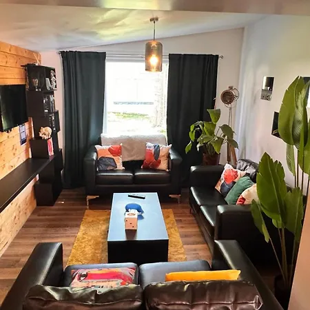 Norfolk Park Haven, 6-bdr, Family, Parking, Wifi, Sleeps12 Apartman